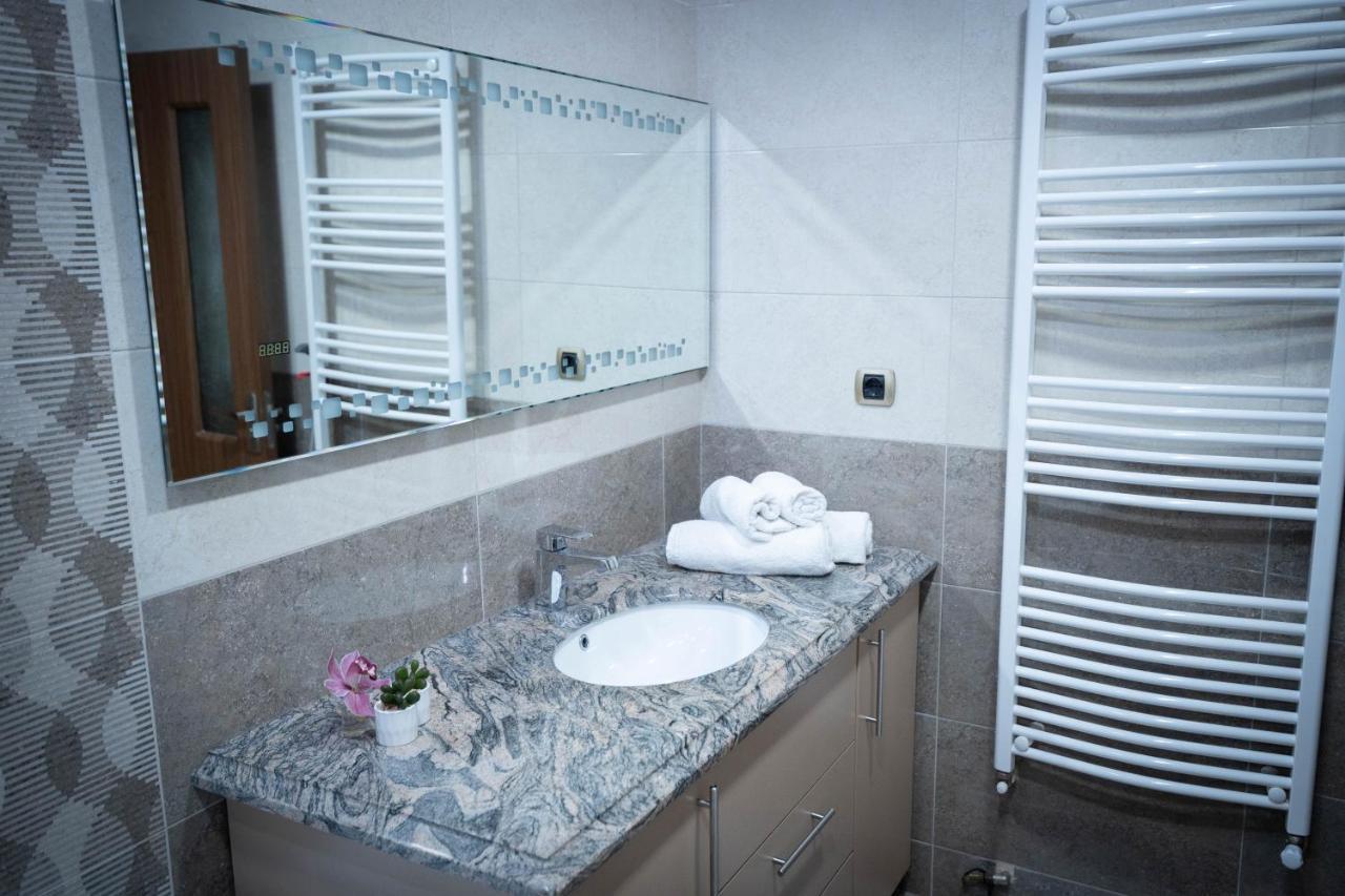 Isaran Coresi Apartment Braşov Buitenkant foto