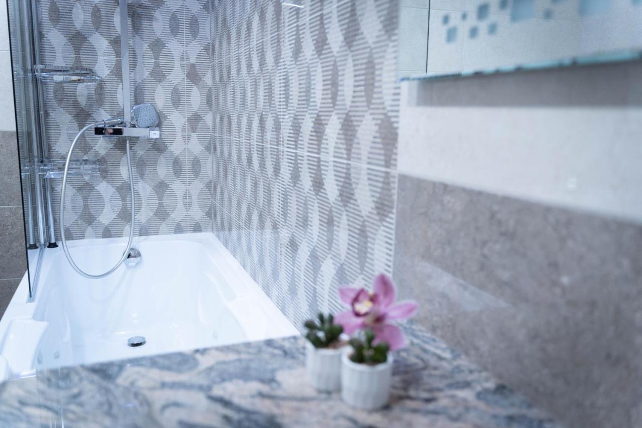 Isaran Coresi Apartment Braşov Buitenkant foto